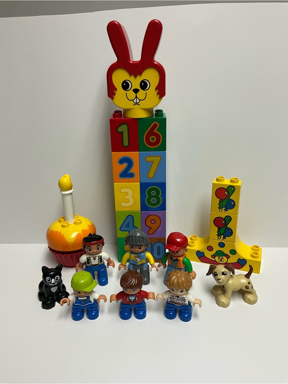 Lego Duplo Lot- Figures, Cupcake, Vintage Bunny Head & Clown Balloons, Numbers